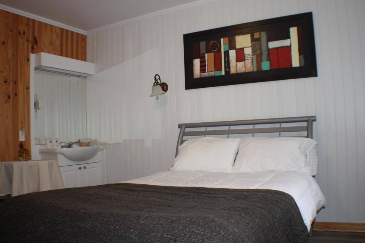 Auberge St-Tite-Des-Caps Saint-Tite-des-Caps エクステリア 写真