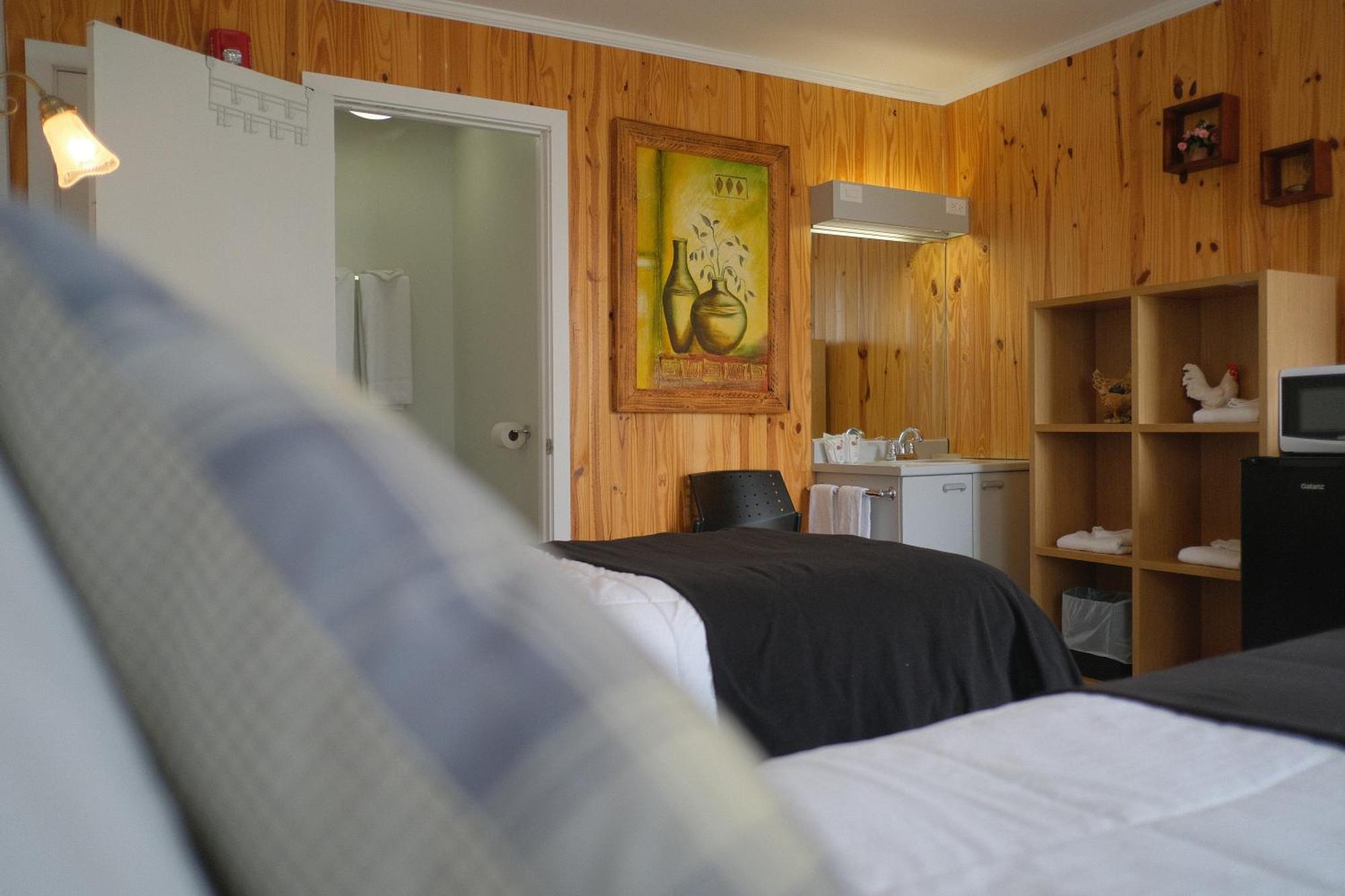 Auberge St-Tite-Des-Caps Saint-Tite-des-Caps エクステリア 写真